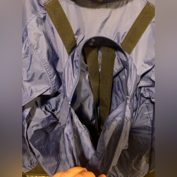 🍒 2/$10 Vintage 90s Ispo-PAC windbreaker that turns into a backpack - Picture 2 of 3